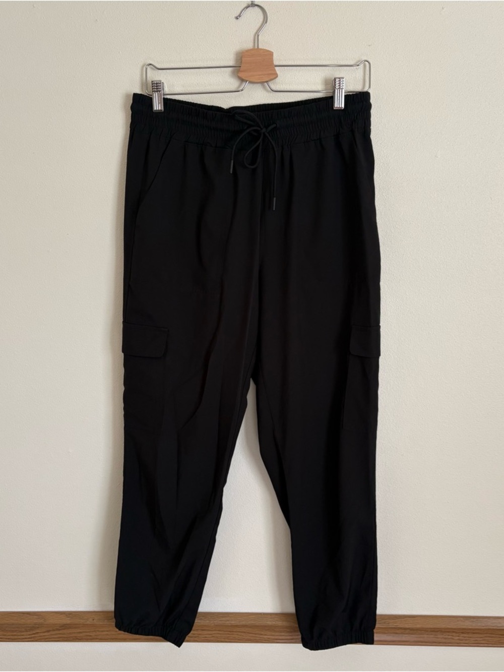 Women’s Old Navy Sleek Tech Cargo Jogger Pants Size M
